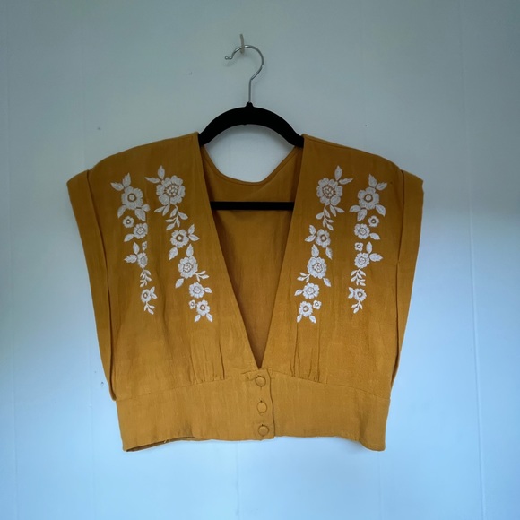 Linen button down cropped blouse - Picture 1 of 3